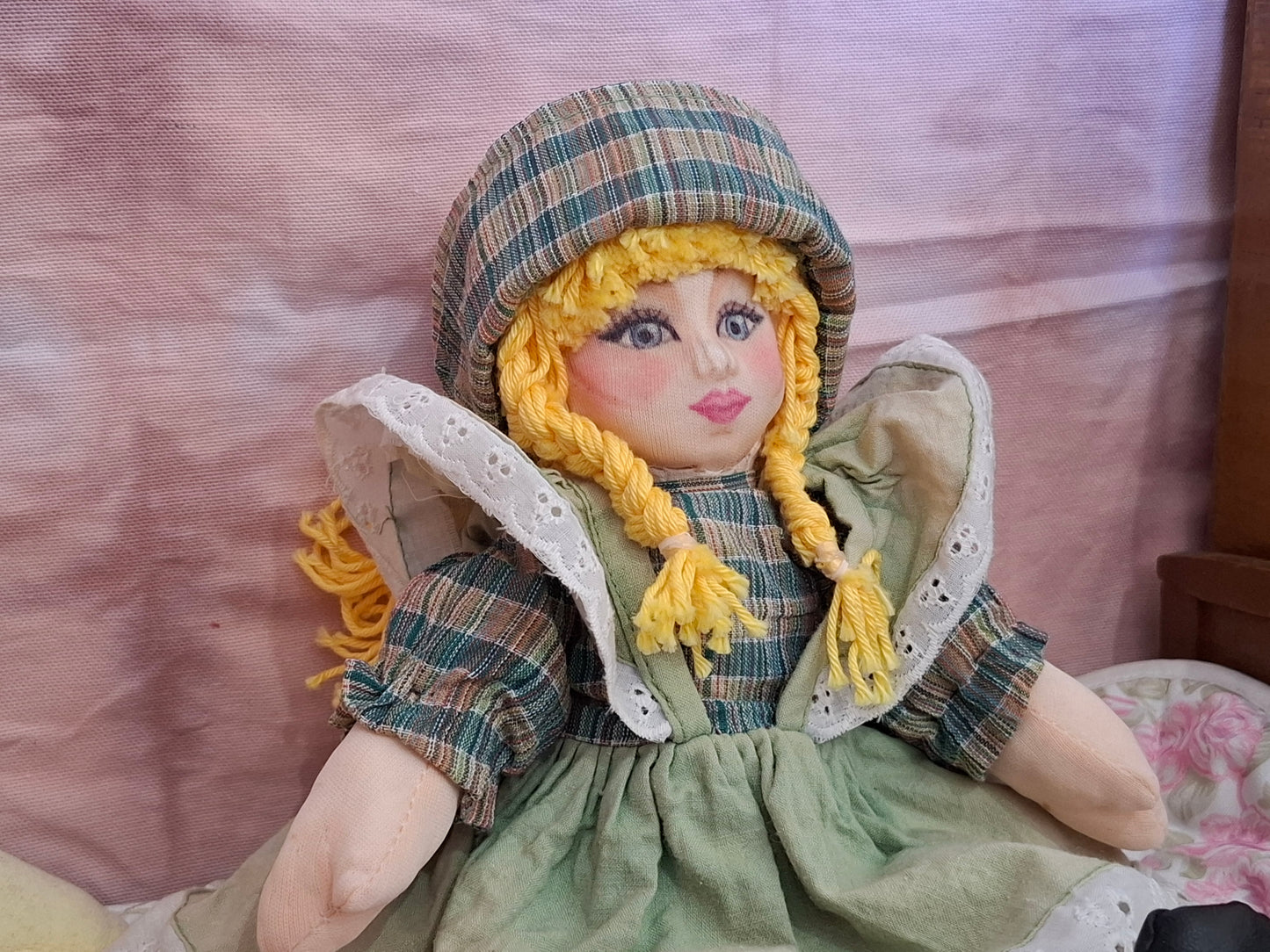 Poupée en Tissu Vintage (années 80s) Restaurée